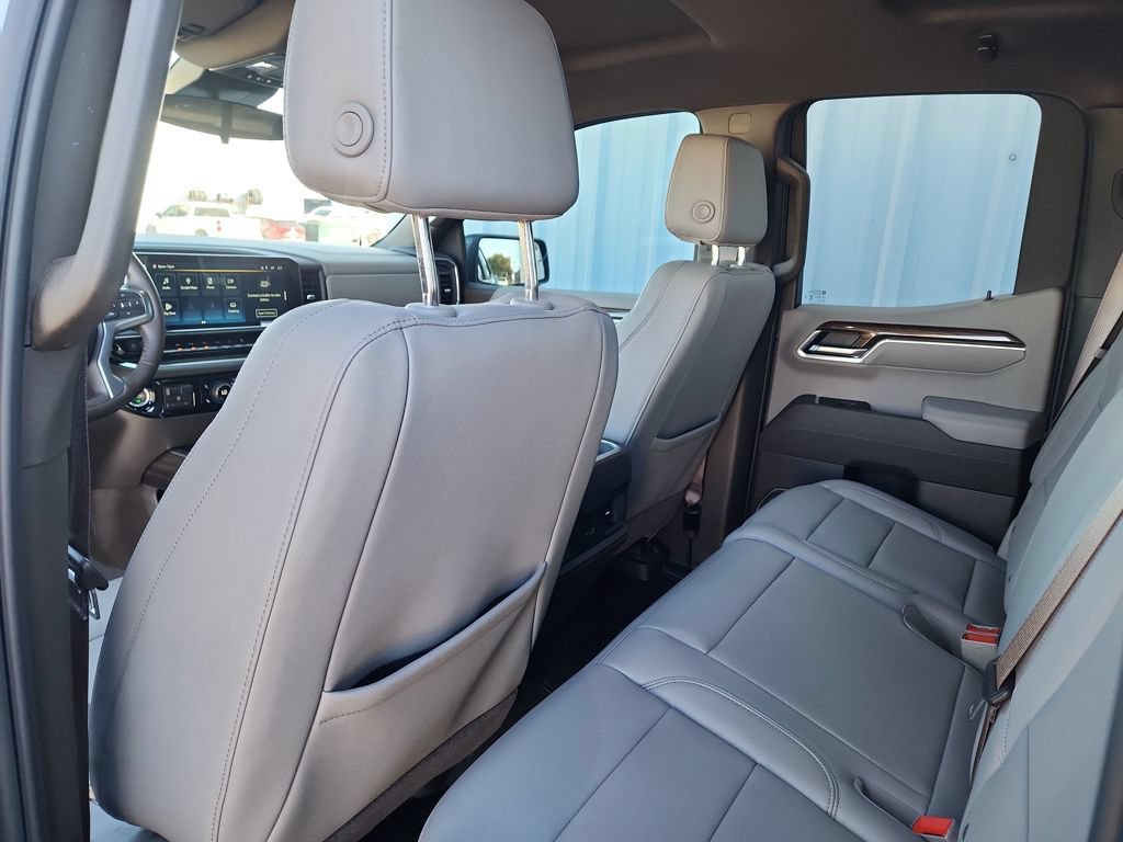Certified 2026 Chevrolet Silverado 1500 RST AWD/4WD image 38