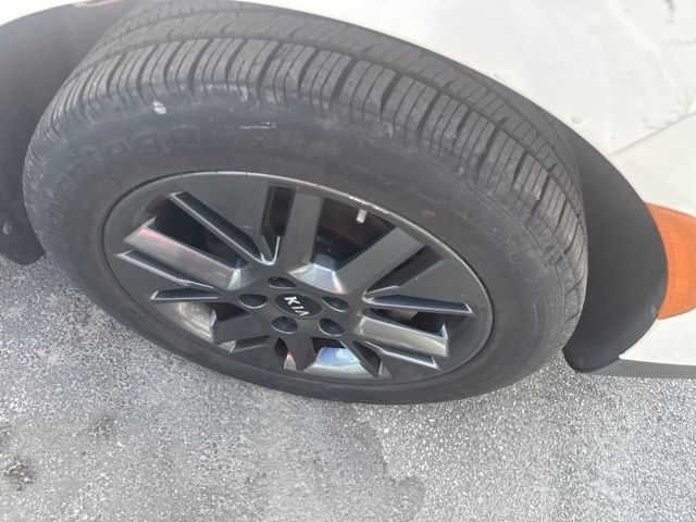 Used 2021 Kia Soul EX FWD image 2