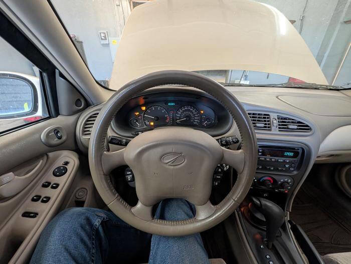 Used 2002 Oldsmobile Alero GL FWD image 34
