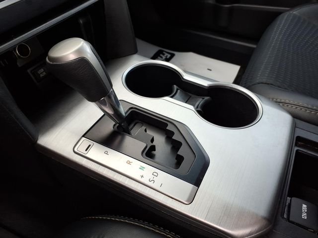 Used 2012 Toyota Camry SE FWD image 25