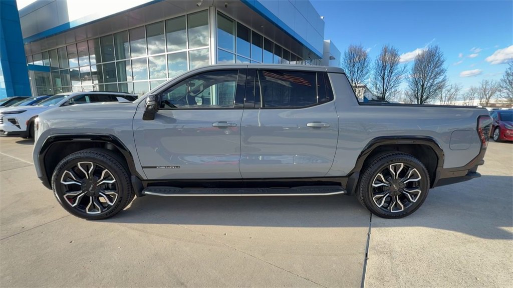 Used 2025 GMC Sierra EV Denali image 5
