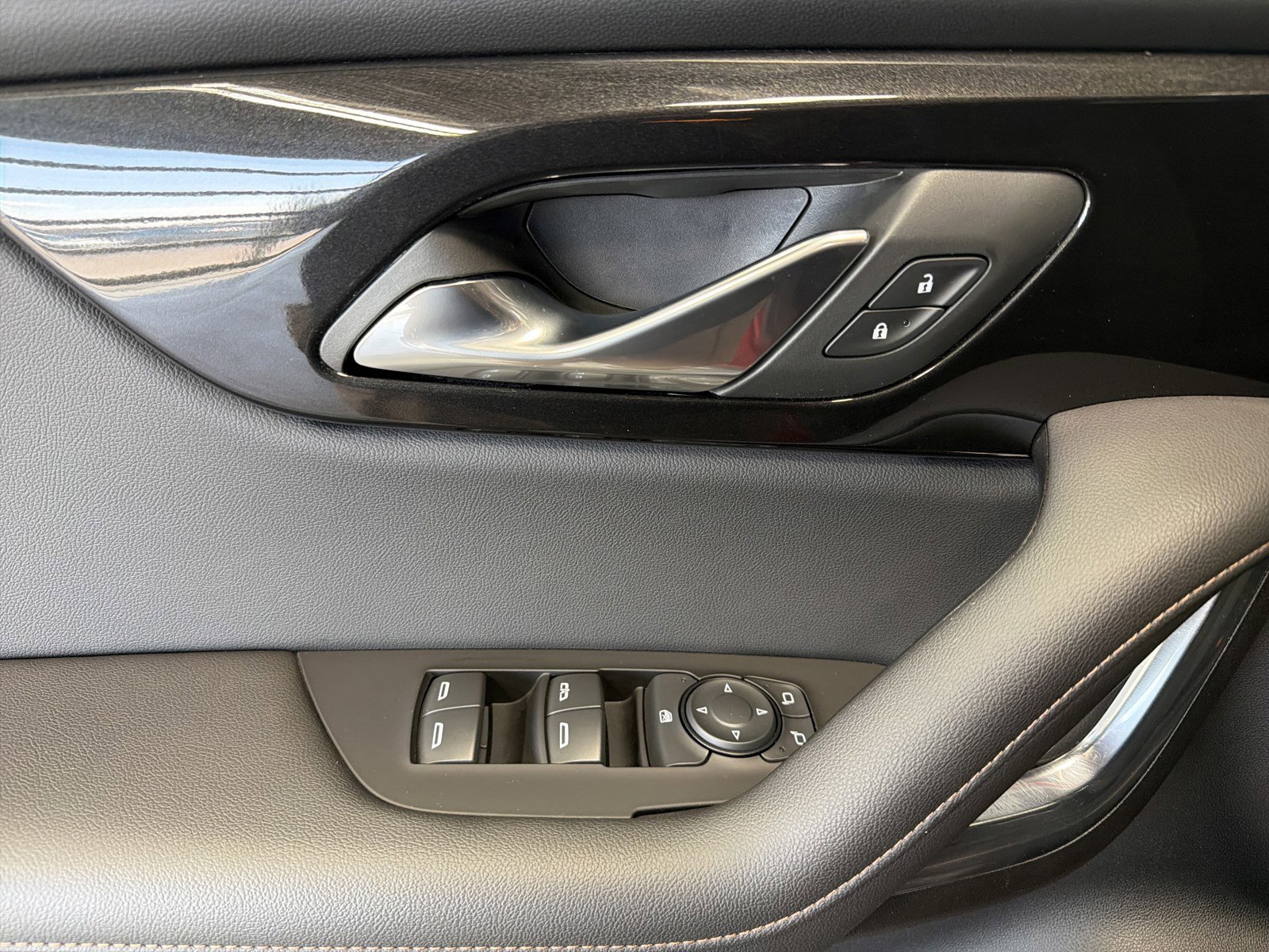 Used 2024 Chevrolet Blazer Premier image 19