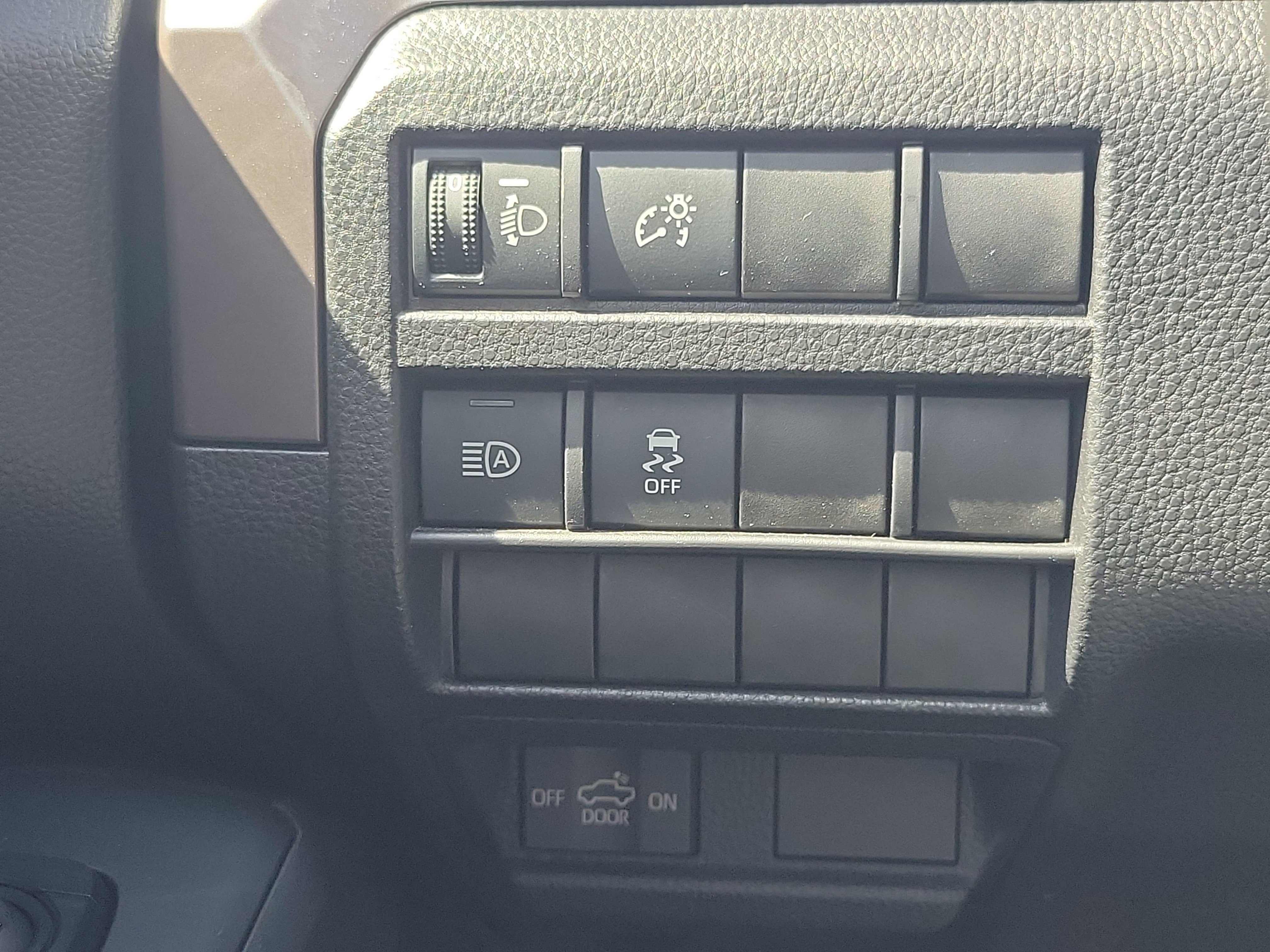 Used 2024 Toyota Tacoma SR5 AWD/4WD image 28