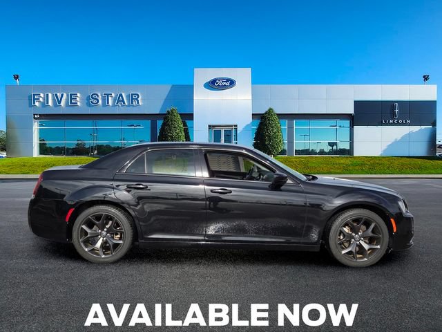 Used 2021 Chrysler 300 Touring w/ Sport Appearance Package RWD image 12