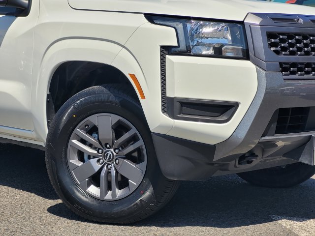 Used 2025 Nissan Frontier SV AWD/4WD image 4
