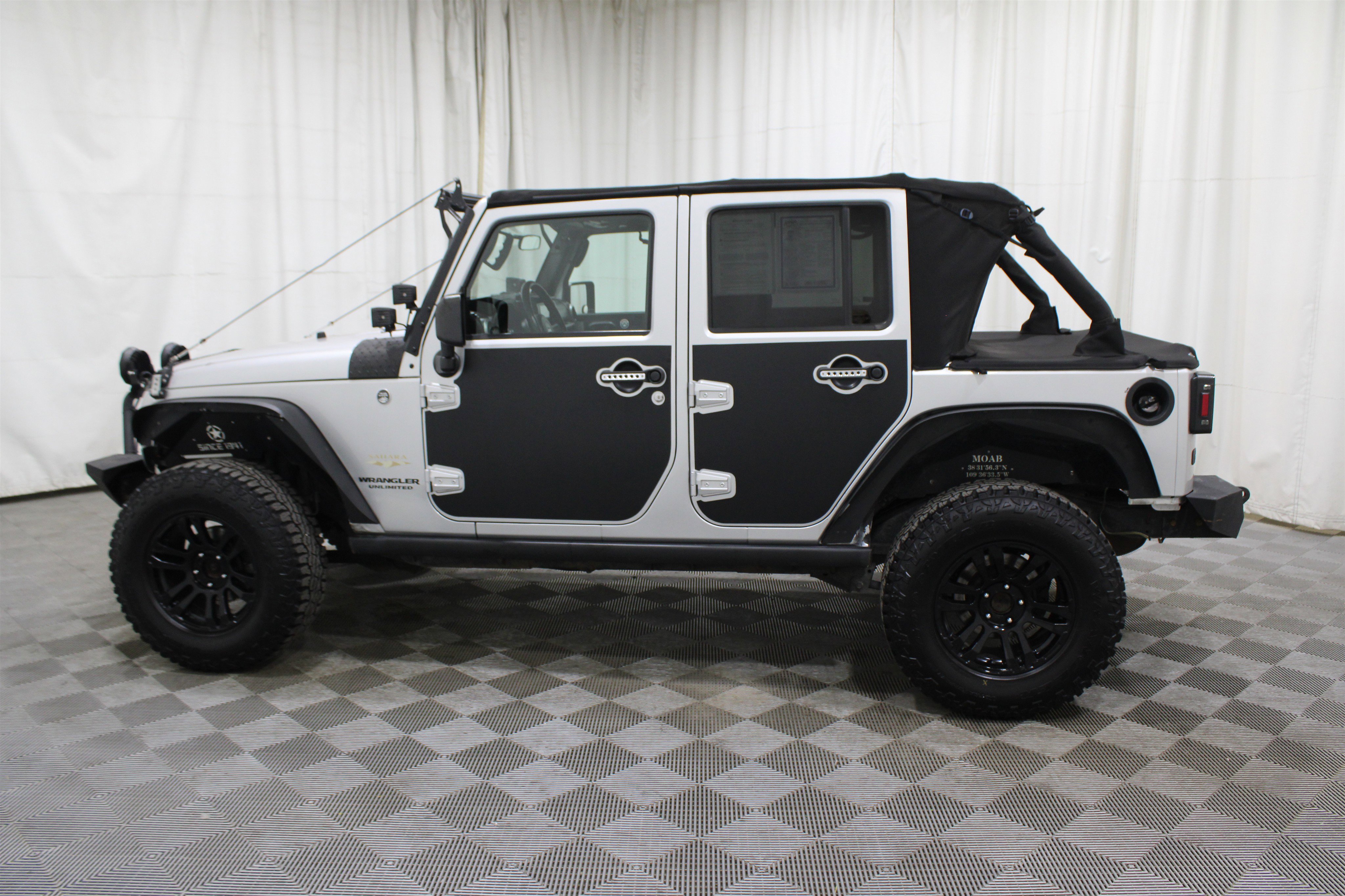 Used 2008 Jeep Wrangler Unlimited Sahara image 24