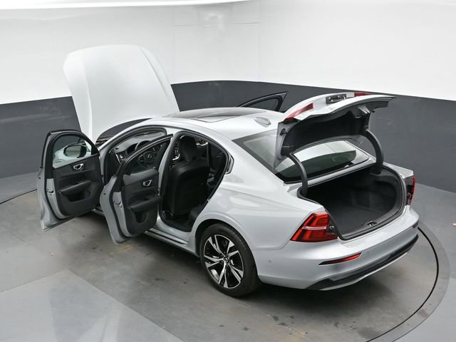 Used 2025 Volvo S60 B5 Plus image 46