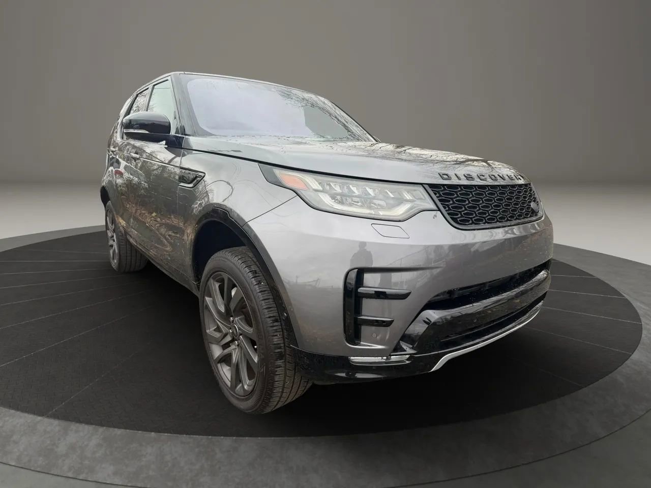 Used 2019 Land Rover Discovery HSE Luxury AWD/4WD image 3