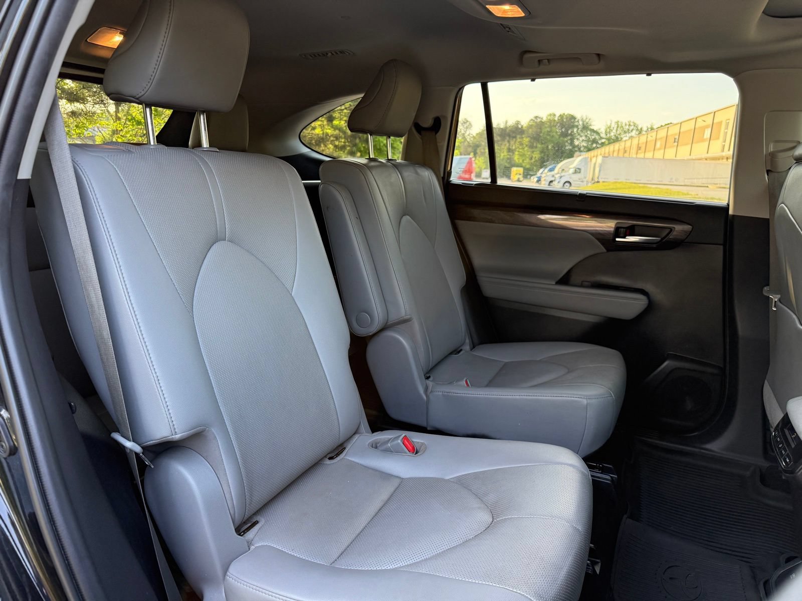 Used 2020 Toyota Highlander Limited AWD/4WD image 41