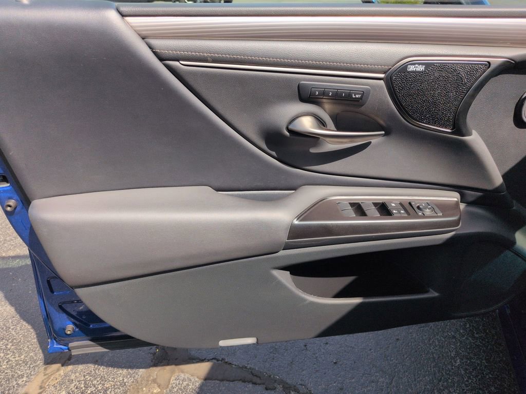 Used 2019 Lexus ES 350 F Sport image 10