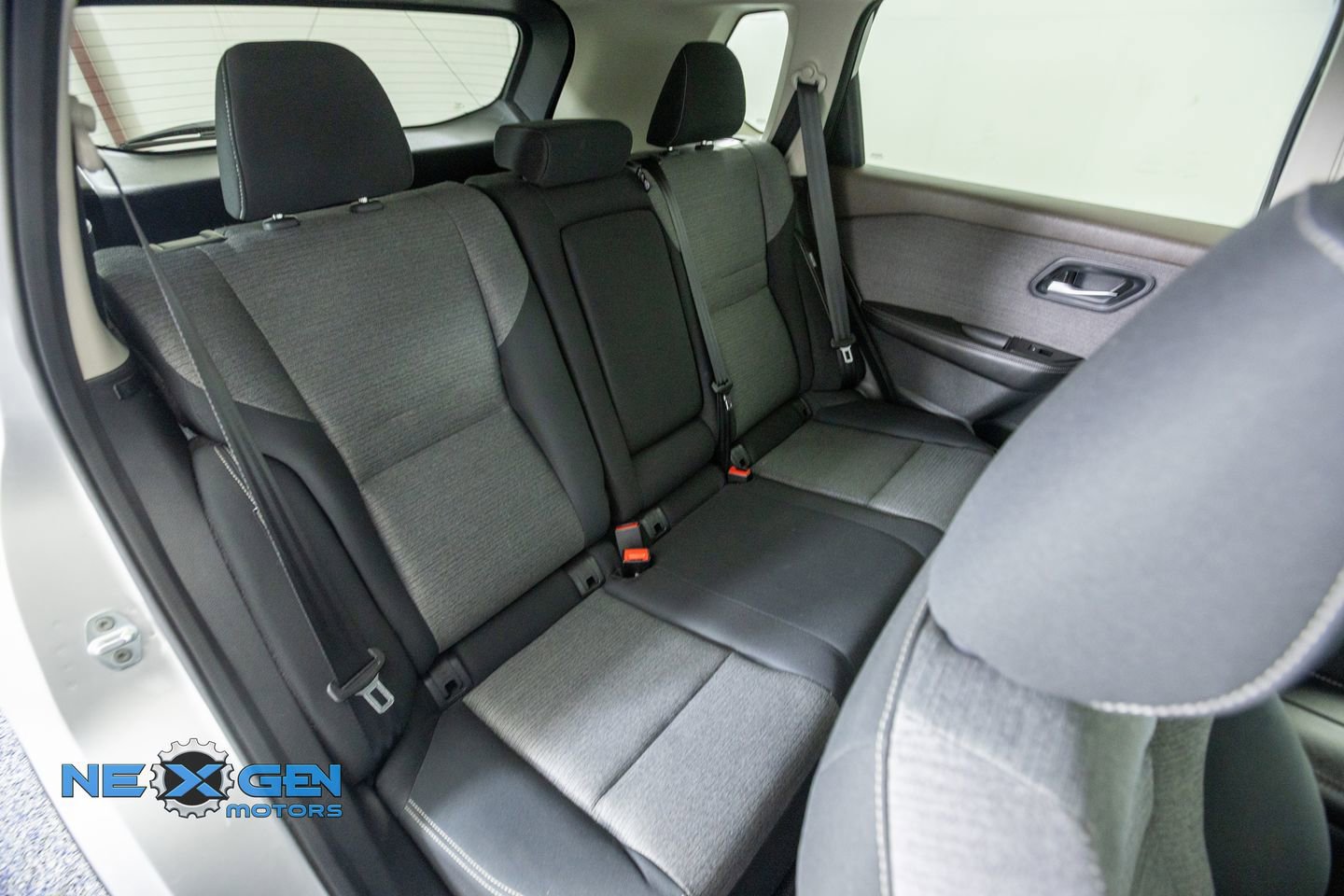 Used 2022 Nissan Rogue SV AWD/4WD image 37