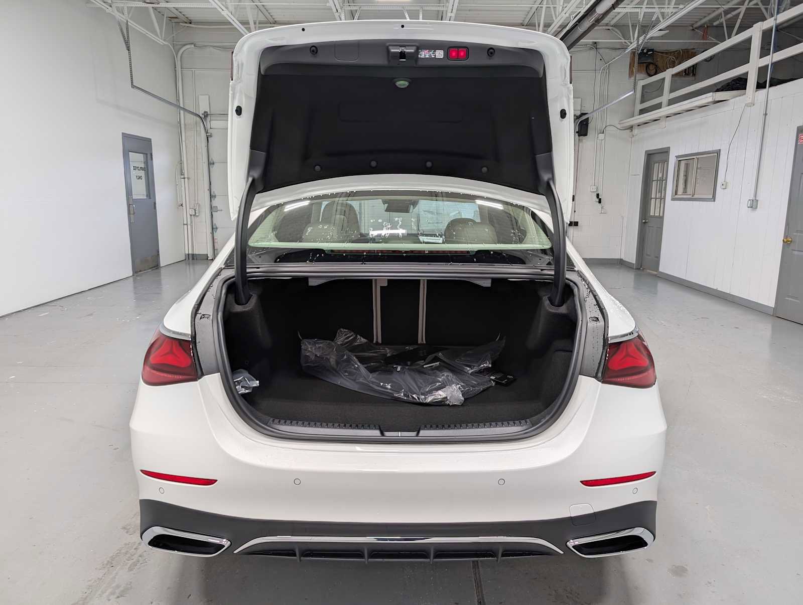 New 2026 Mercedes-Benz E 450 4MATIC Sedan image 8