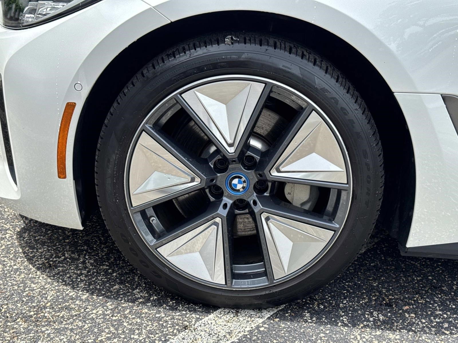 Certified 2023 BMW i4 eDrive35 RWD image 9