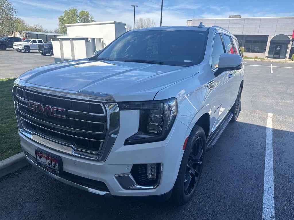 Used 2022 GMC Yukon SLT w/ SLT Premium Package image 3