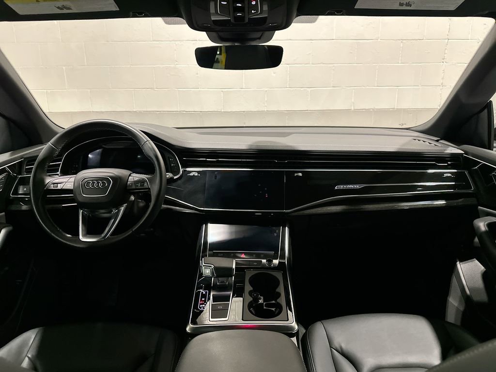Used 2025 Audi Q8 Premium image 8