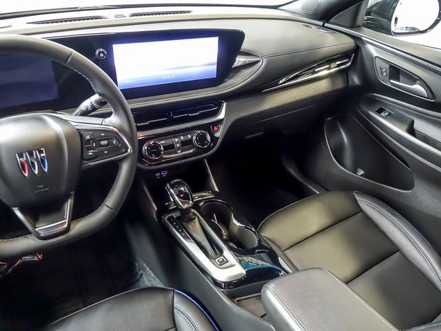 Certified 2025 Buick Envista Sport Touring image 17
