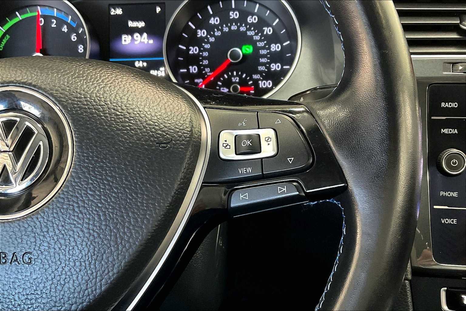 Used 2019 Volkswagen e-Golf SE w/ Driver Assistance Package image 24