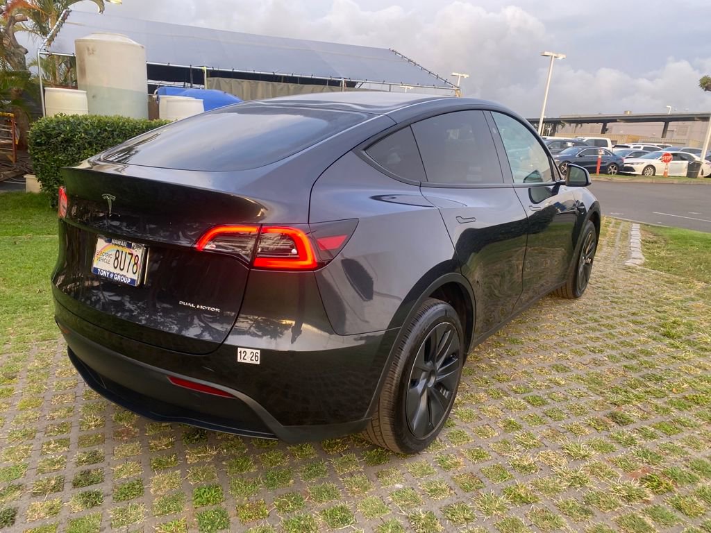 Used 2025 Tesla Model Y Long Range image 25