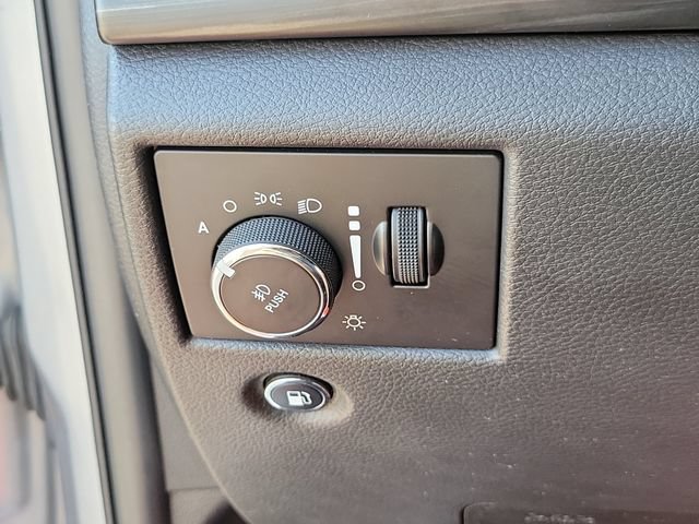 Used 2020 Jeep Grand Cherokee Altitude AWD/4WD image 11