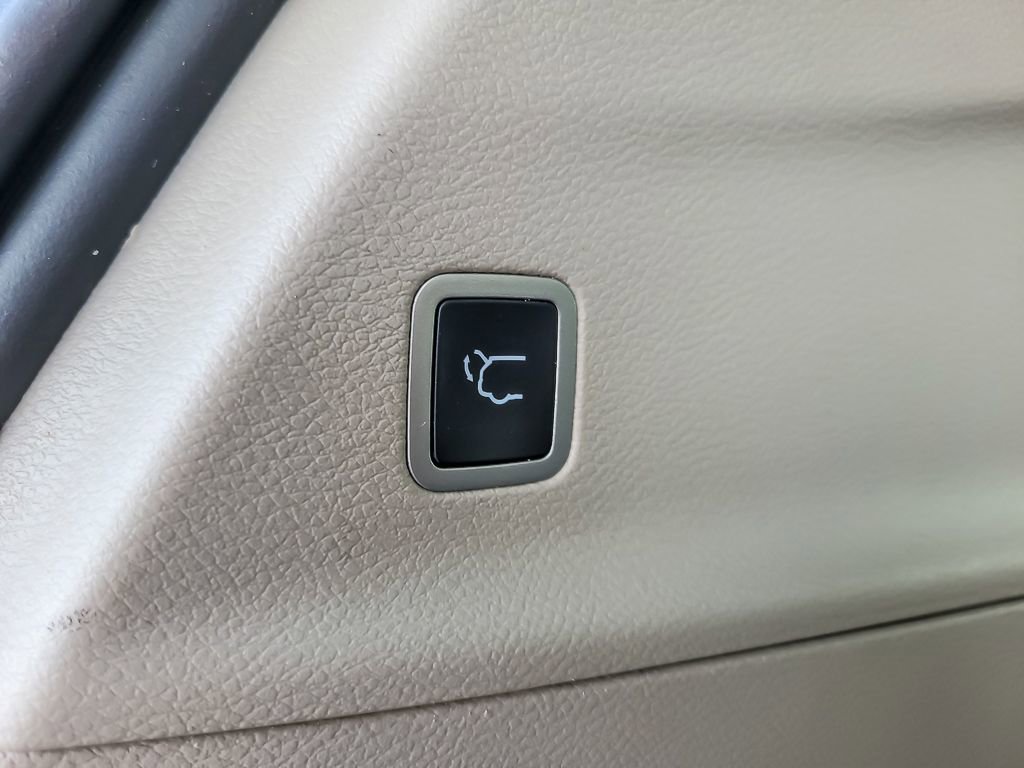 Used 2023 Chrysler Pacifica Limited image 20