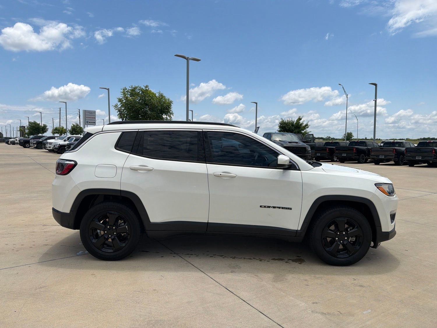 Used 2020 Jeep Compass Latitude FWD image 6