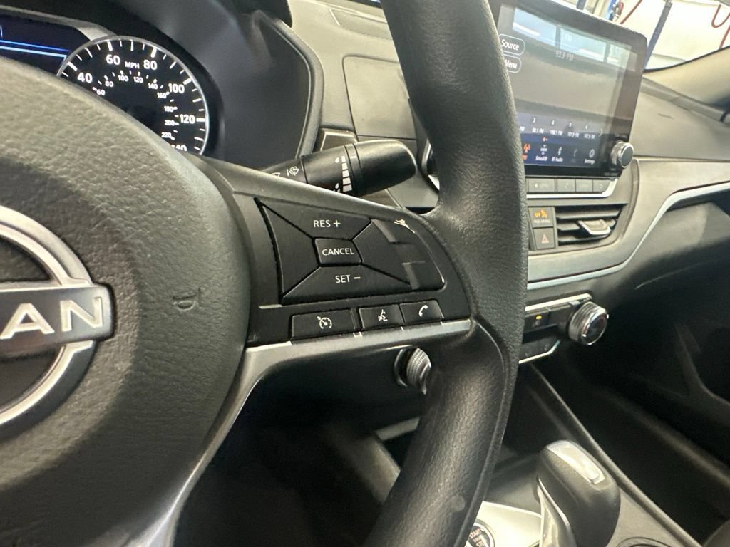 Used 2025 Nissan Altima 2.5 SV AWD/4WD image 25