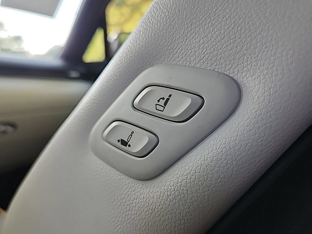 Used 2023 Genesis Electrified GV70 AWD/4WD image 28