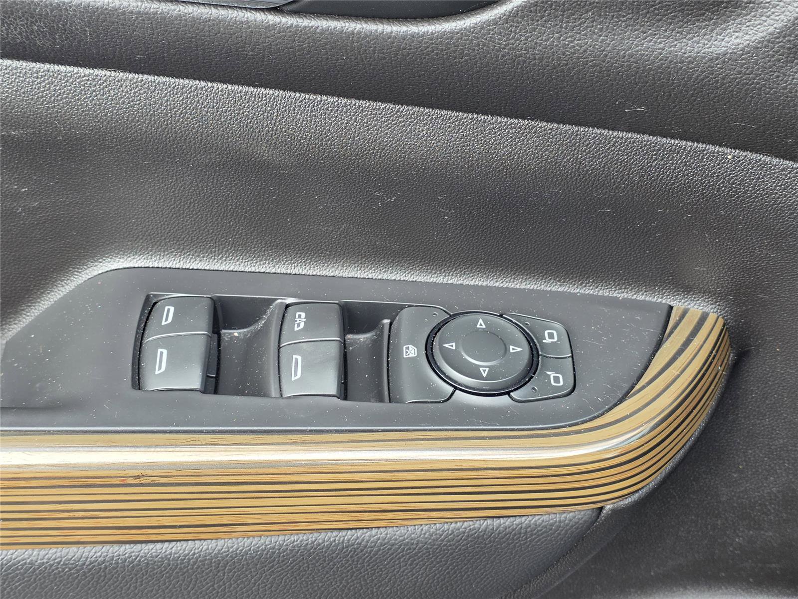 Used 2021 GMC Acadia SLE w/ Driver Convenience Package image 25