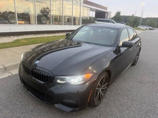 Used 2022 BMW 330i Sedan w/ M Sport Package RWD image 2