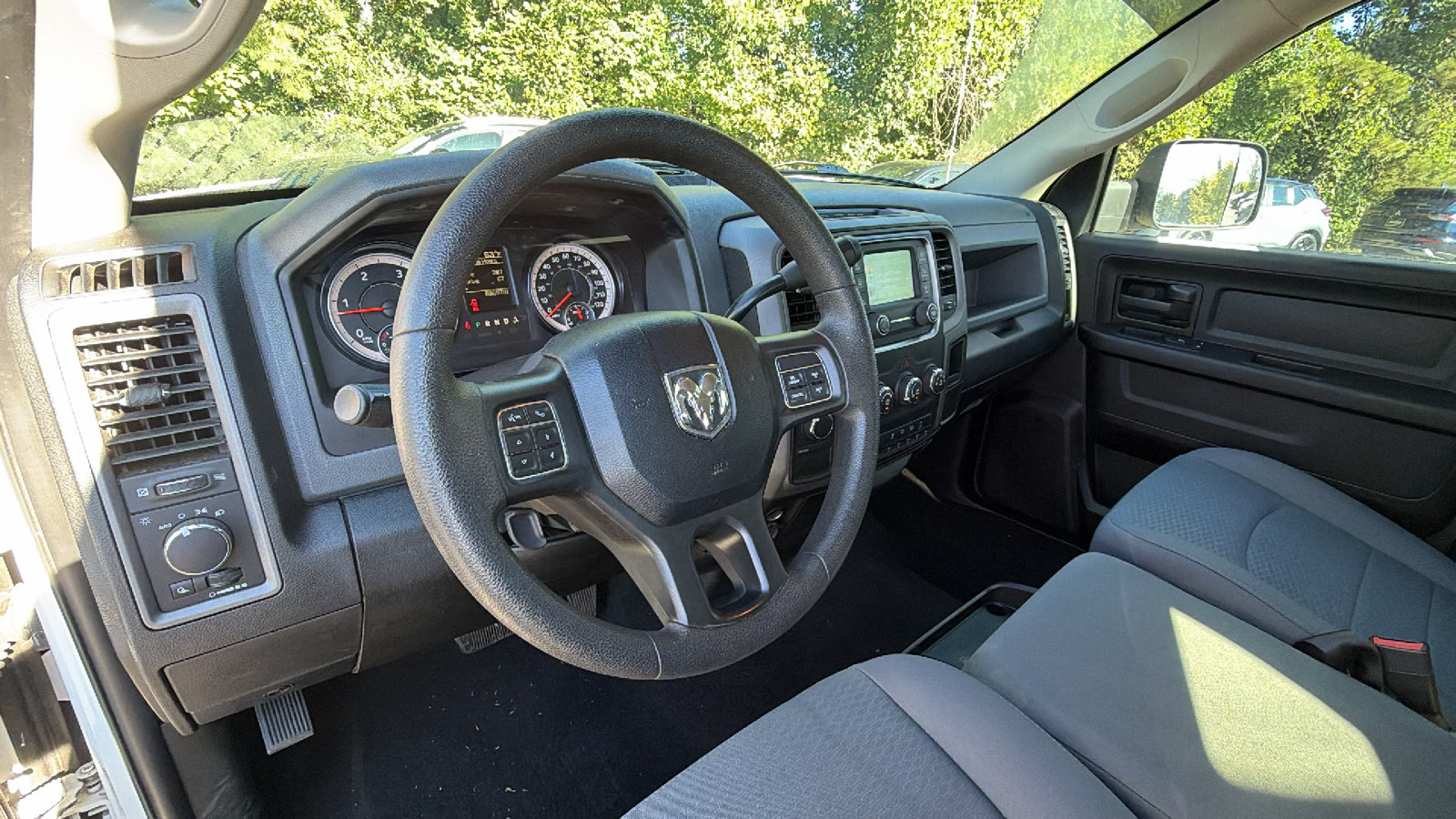 Used 2018 RAM 2500 Tradesman w/ Chrome Appearance Group AWD/4WD image 18