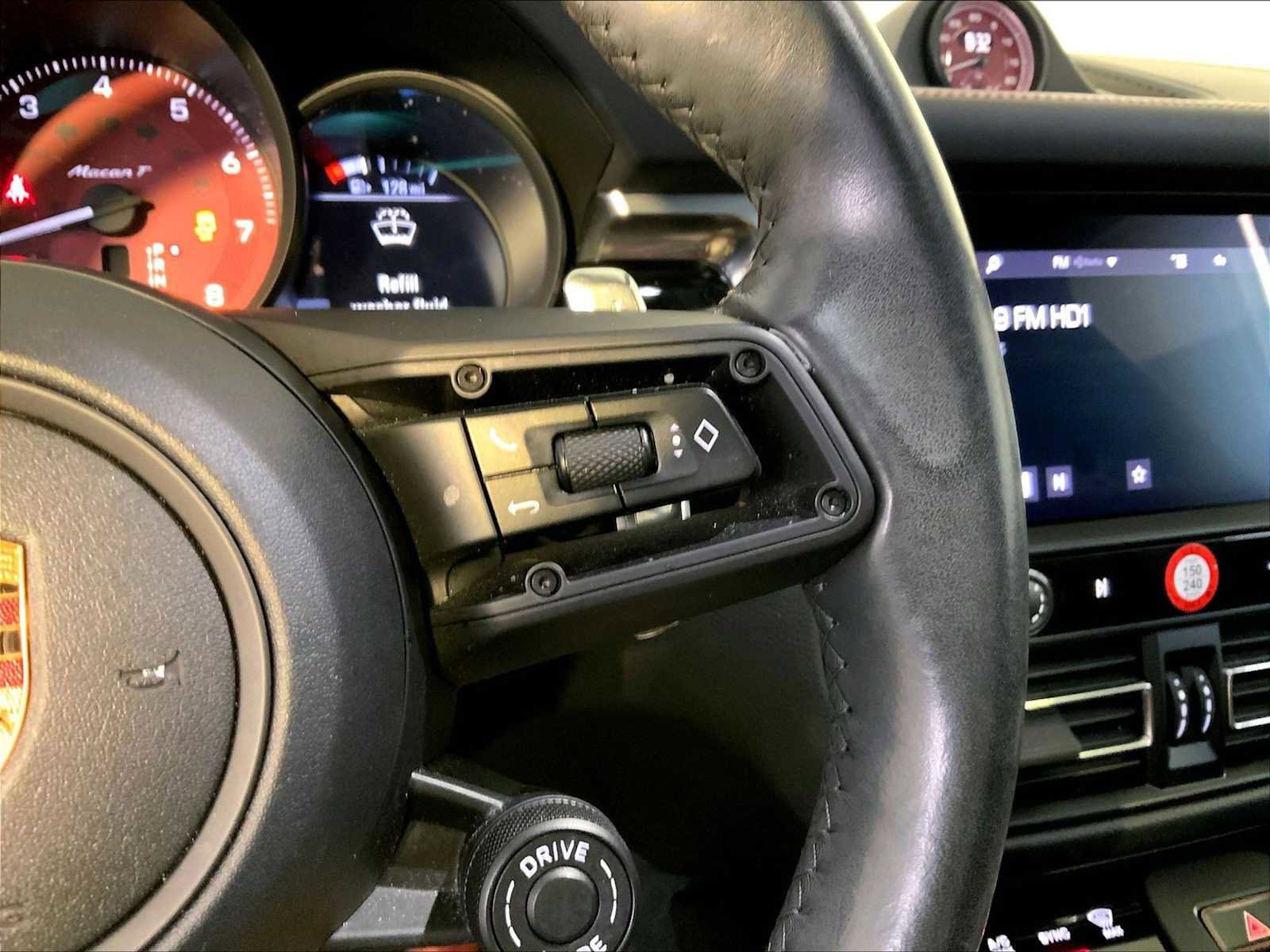 Certified 2023 Porsche Macan Turbo image 28