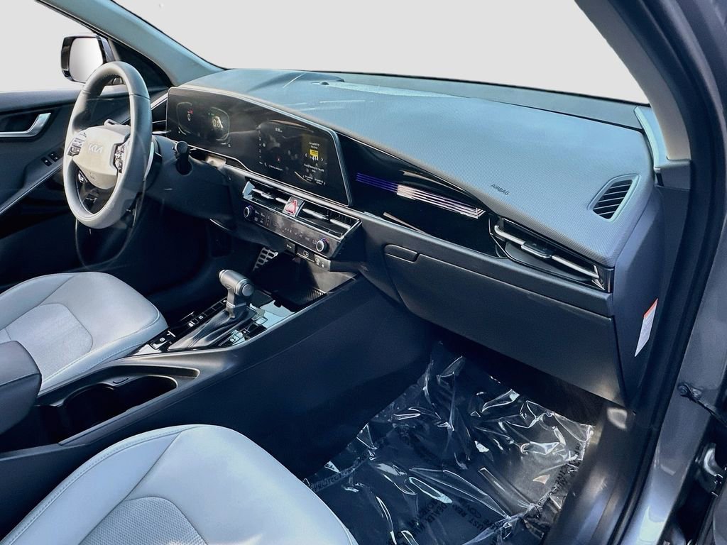 Certified 2025 Kia Niro EX Touring FWD image 29