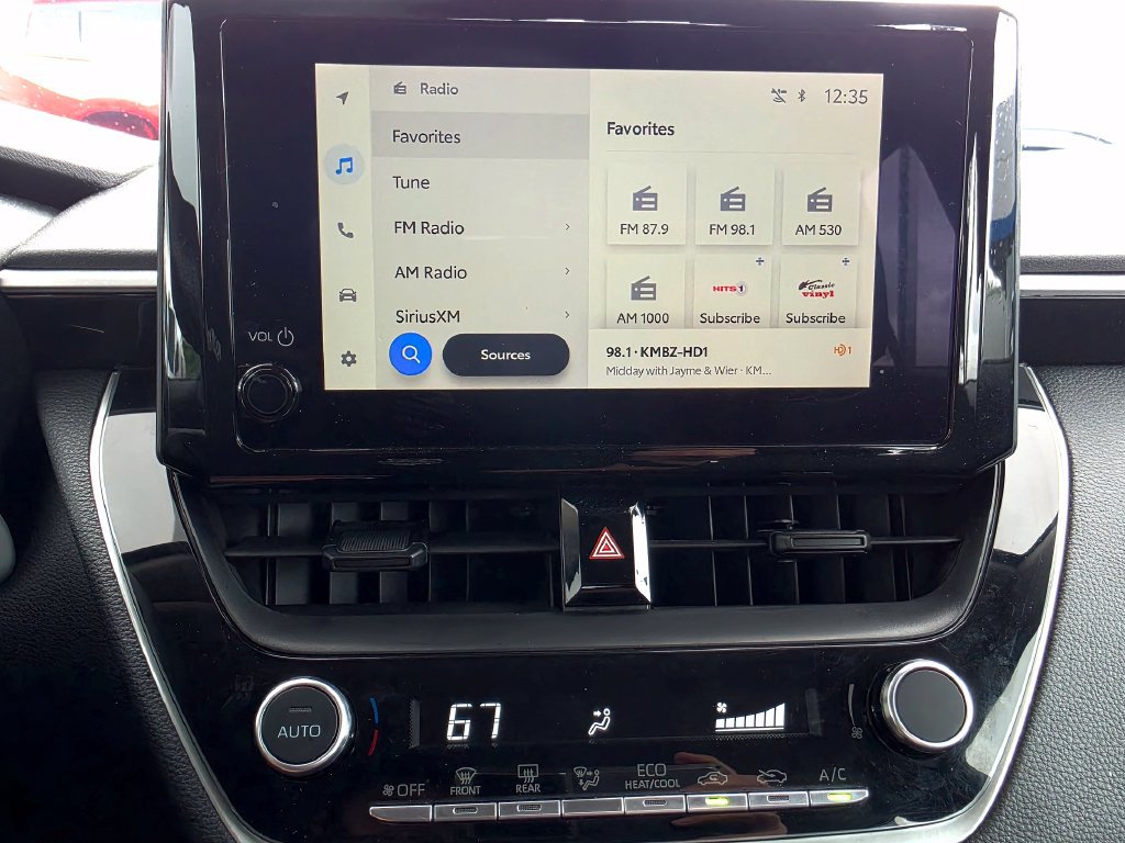 Used 2025 Toyota Corolla LE FWD image 27