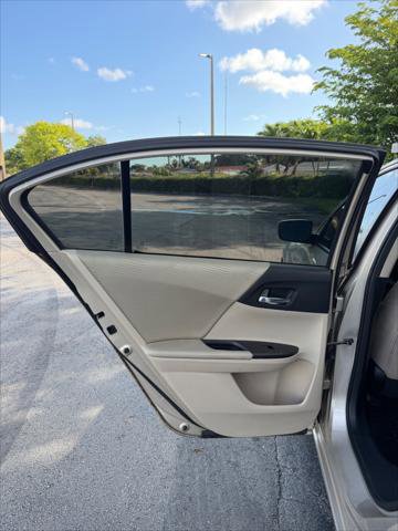 Used 2015 Honda Accord LX image 19