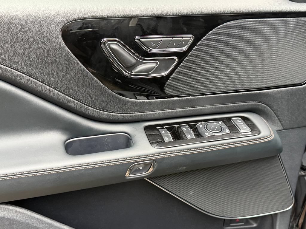 New 2026 Lincoln Aviator AWD image 23
