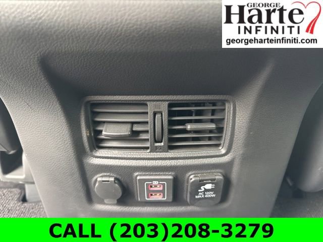 Used 2024 Nissan Titan SV w/ SV Bronze Edition Package image 16