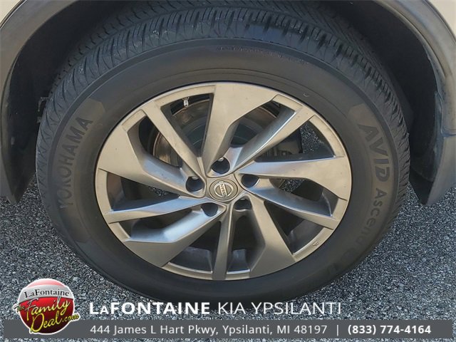 Used 2016 Nissan Rogue SL image 7