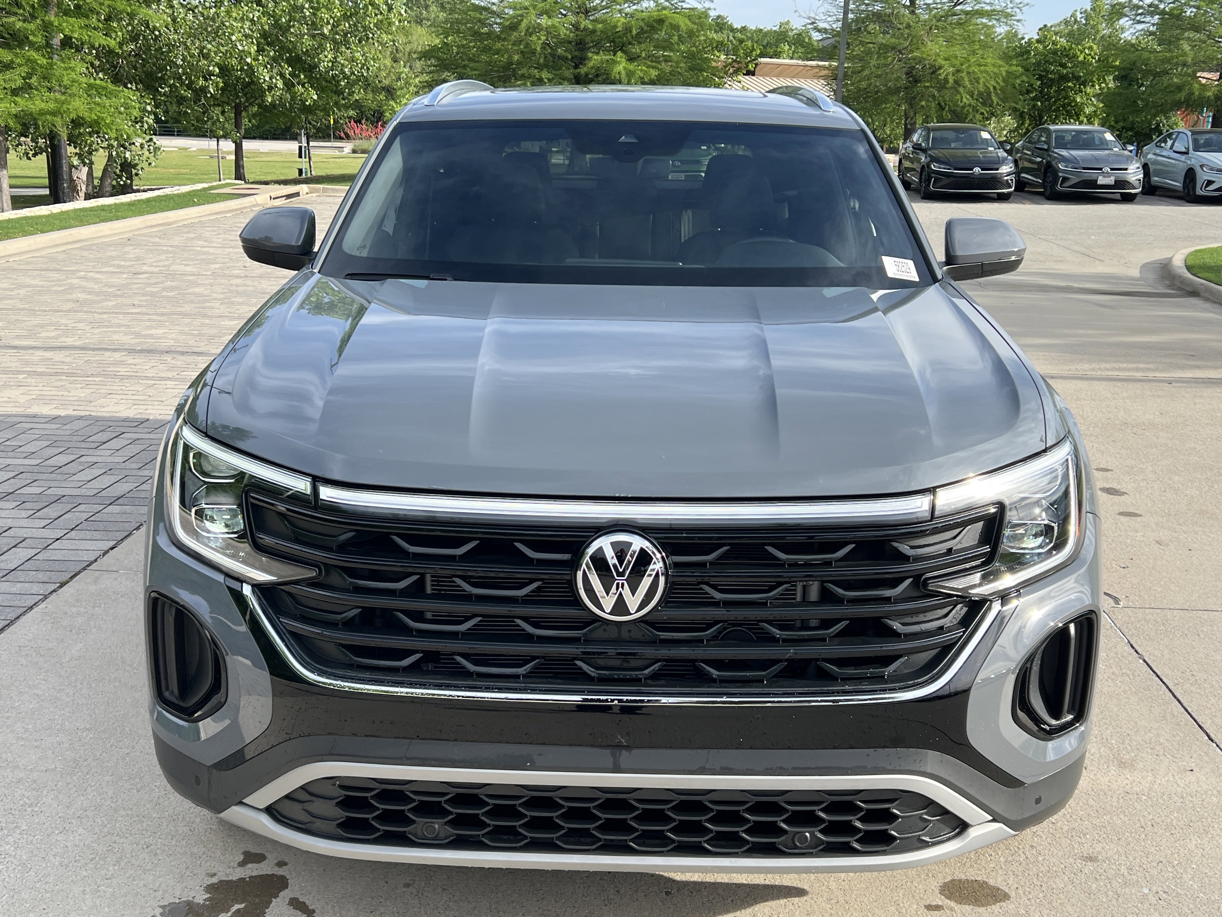Certified 2025 Volkswagen Atlas Cross Sport SE w/ Panoramic Sunroof Package FWD image 3