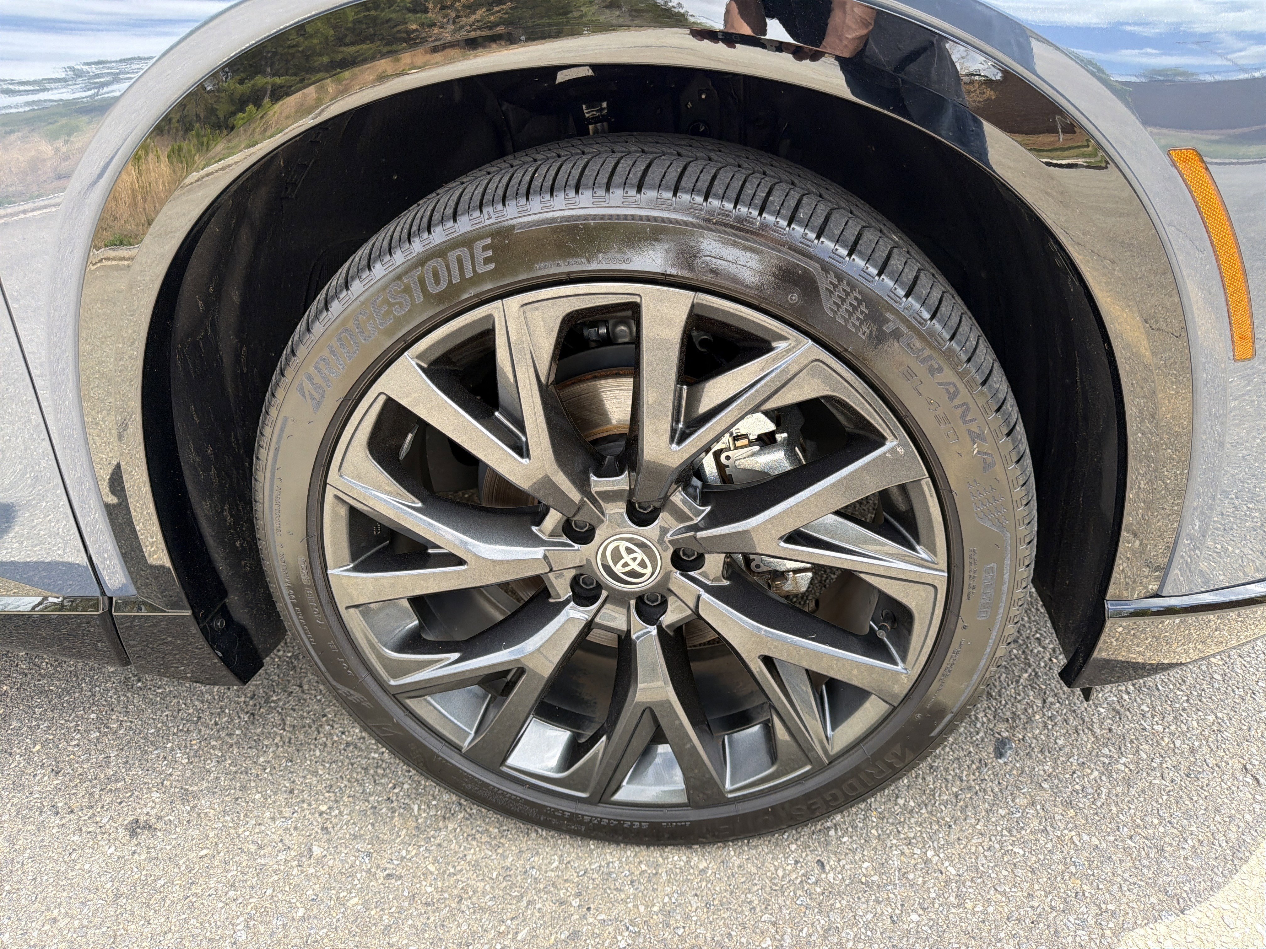 Used 2025 Toyota Crown Signia AWD/4WD image 12