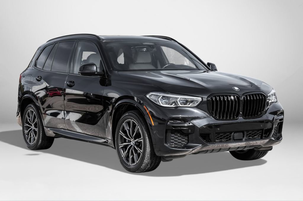 Used 2022 BMW X5 M50i w/ Executive Package image 4