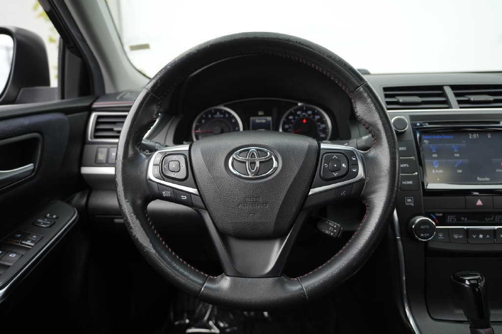 Used 2015 Toyota Camry XSE FWD image 43