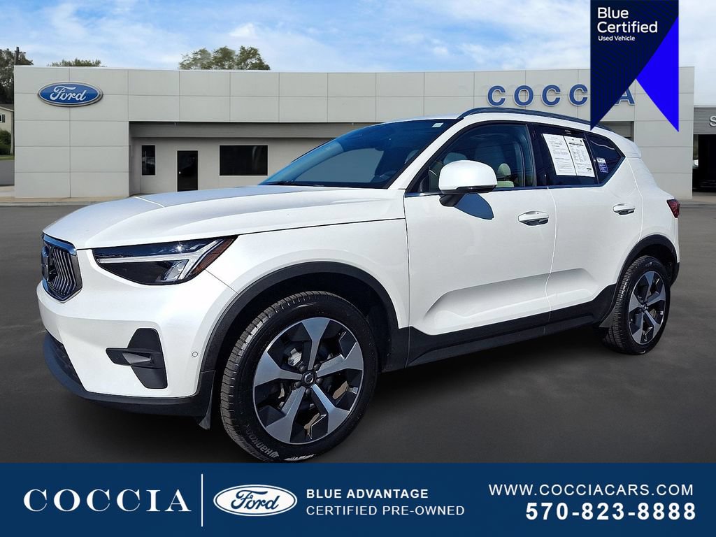 Used 2023 Volvo XC40 B5 Plus w/ Protection Package Premier AWD/4WD image 1