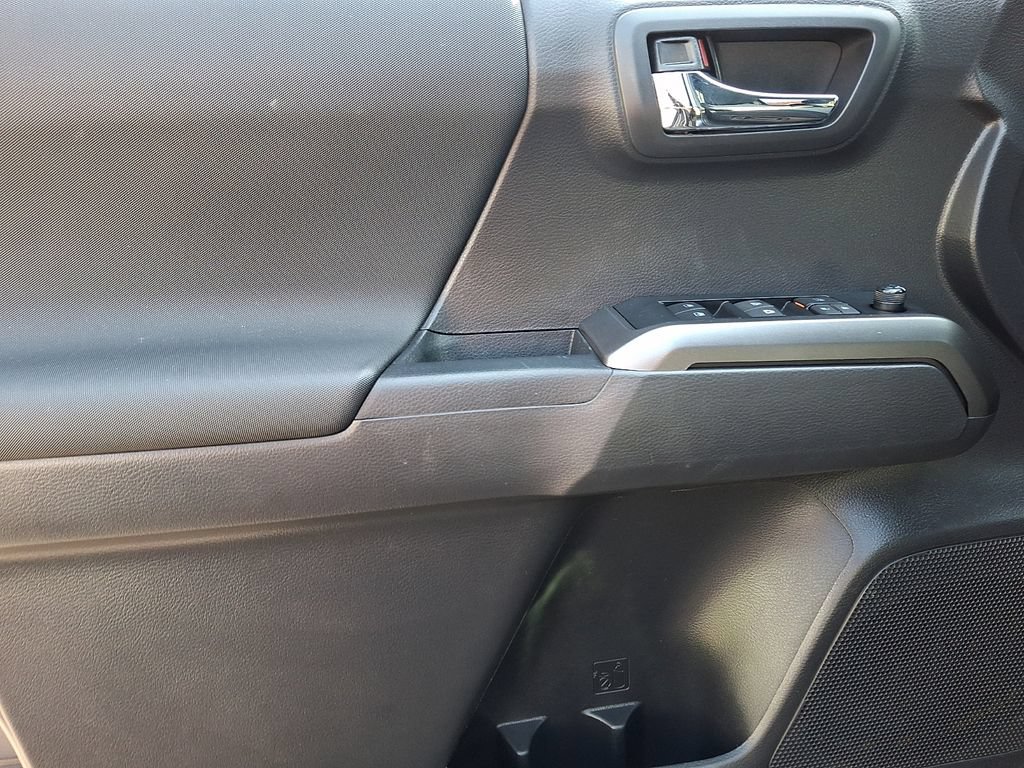 Used 2022 Toyota Tacoma TRD Sport AWD/4WD image 12