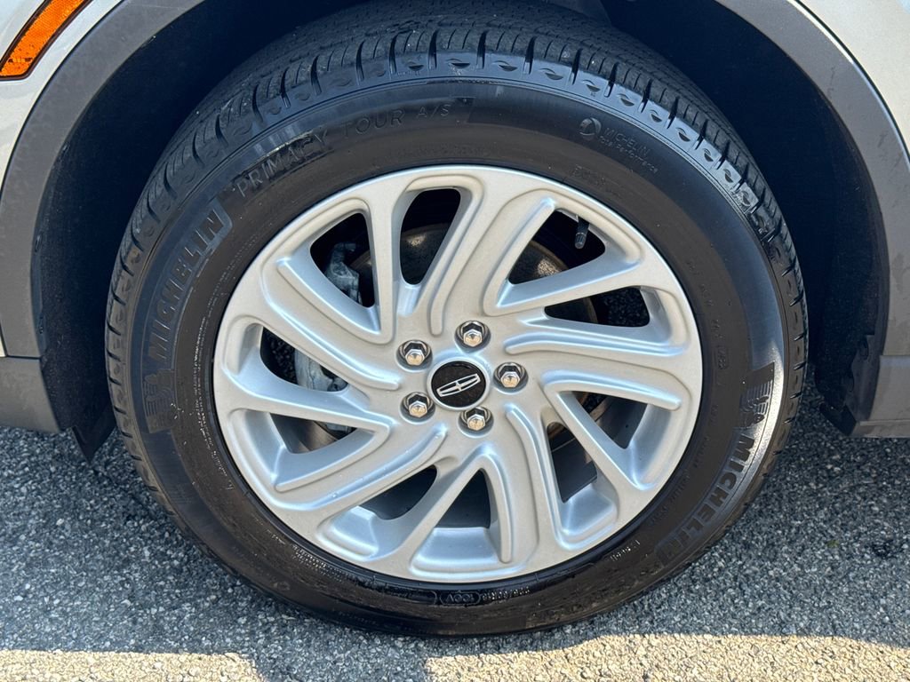 Used 2023 Lincoln Corsair FWD image 11