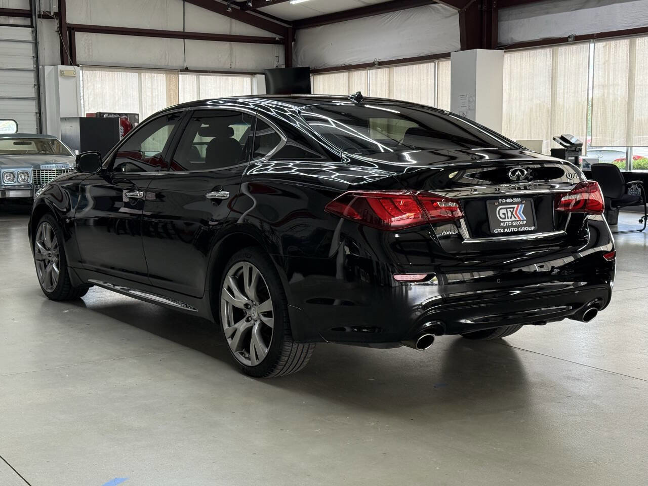 Used 2018 INFINITI Q70 L 3.7 w/ Sensory Package AWD/4WD image 4