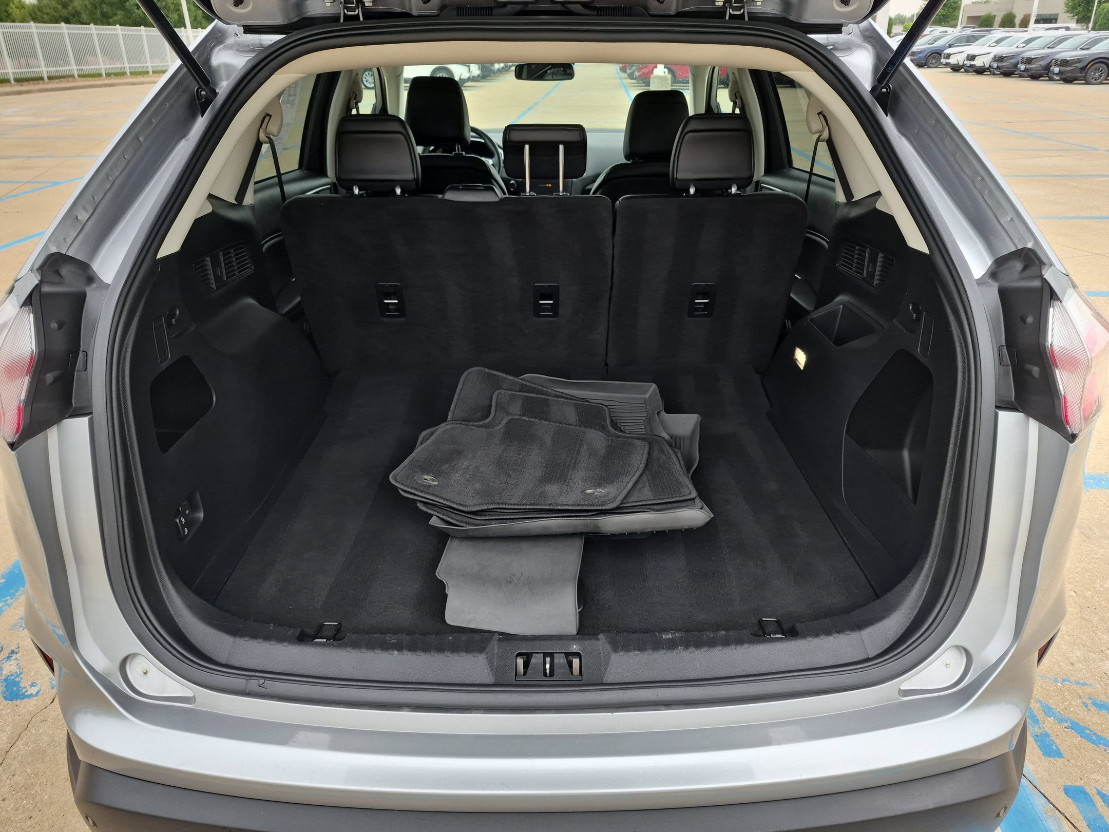 Used 2020 Ford Edge SEL AWD/4WD image 26
