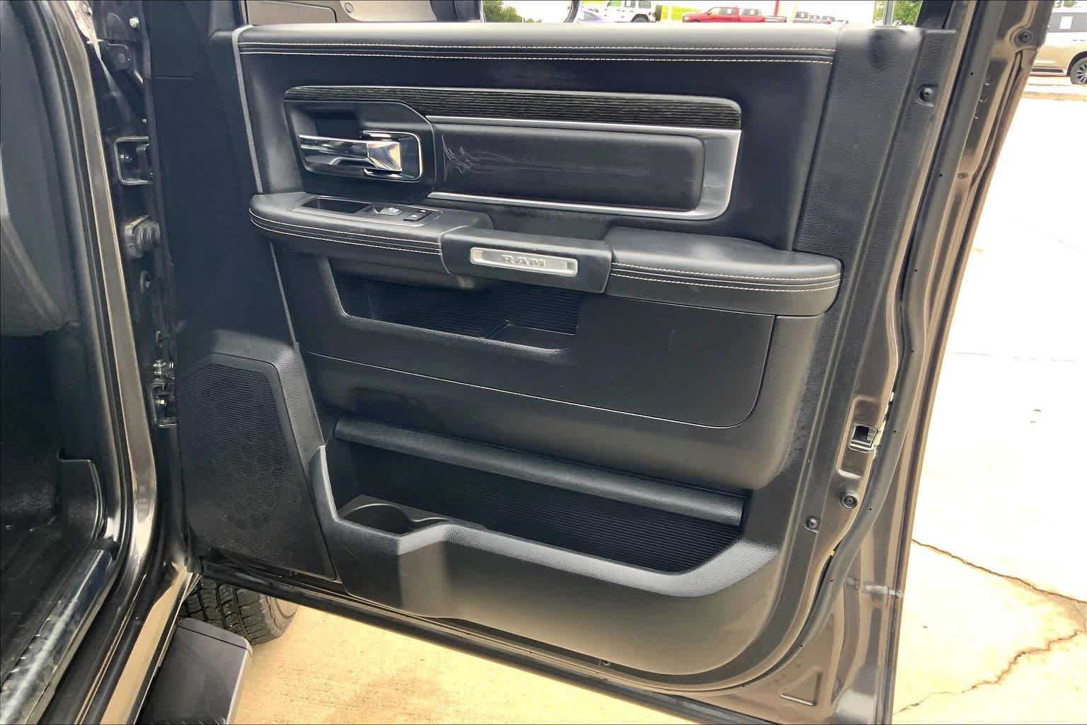 Used 2017 RAM 3500 Laramie Longhorn AWD/4WD image 22