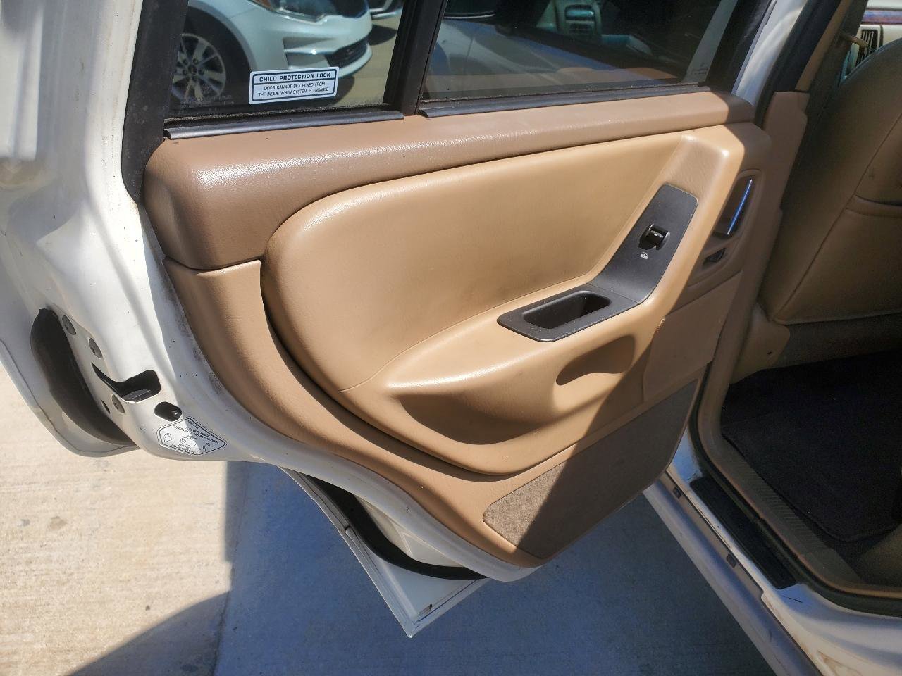 Used 2000 Jeep Grand Cherokee Laredo RWD image 14