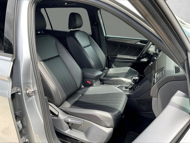 Used 2024 Volkswagen Tiguan SE R-Line FWD image 7
