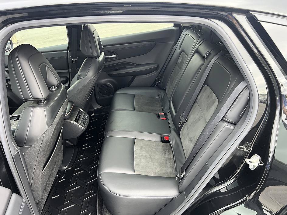 Certified 2024 Nissan Ariya AWD image 14